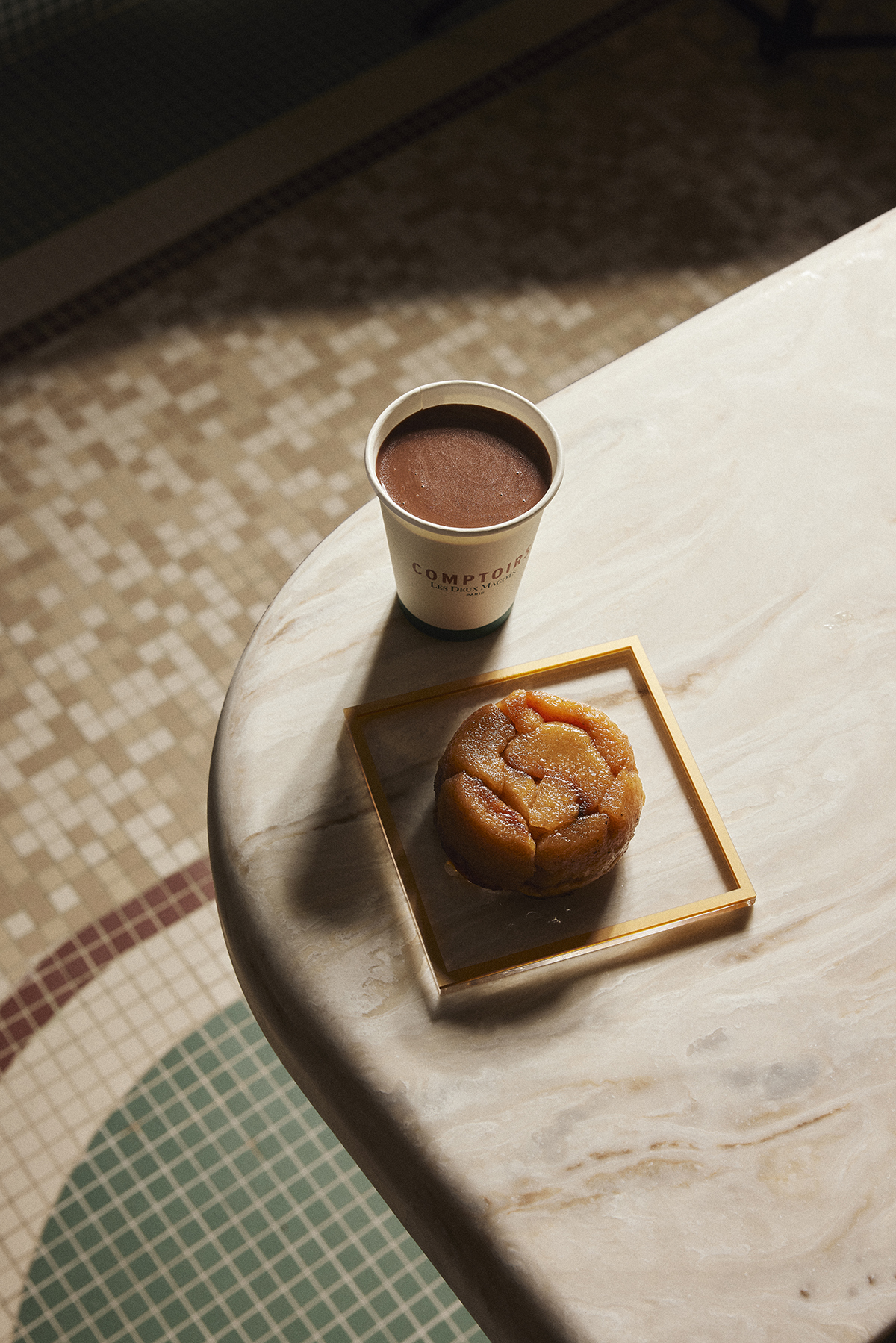 Les Deux Magots, Le Comptoir, photographies reportages, café au bord de table