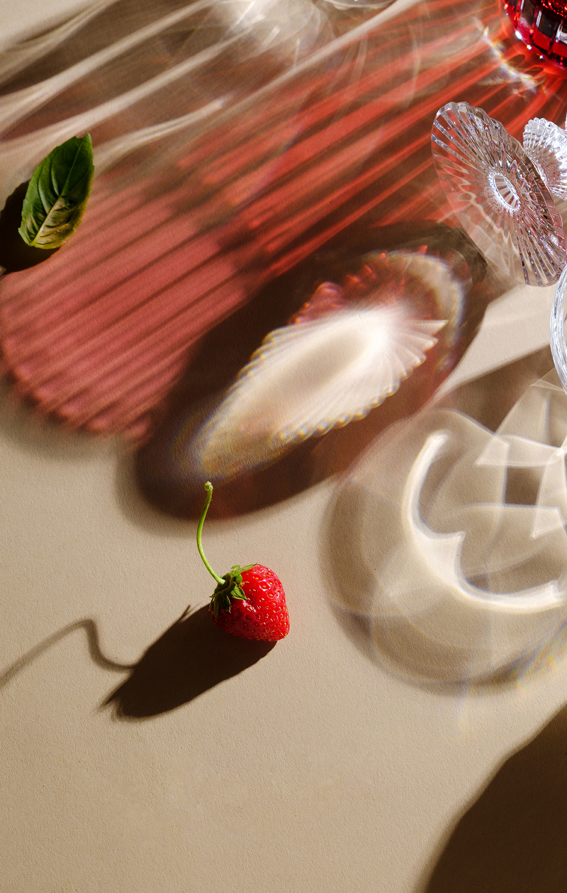 Ducasse Baccarat, production photo, Mickael Bandassak, Key Visual, Kaléidoscope, fruit rouge